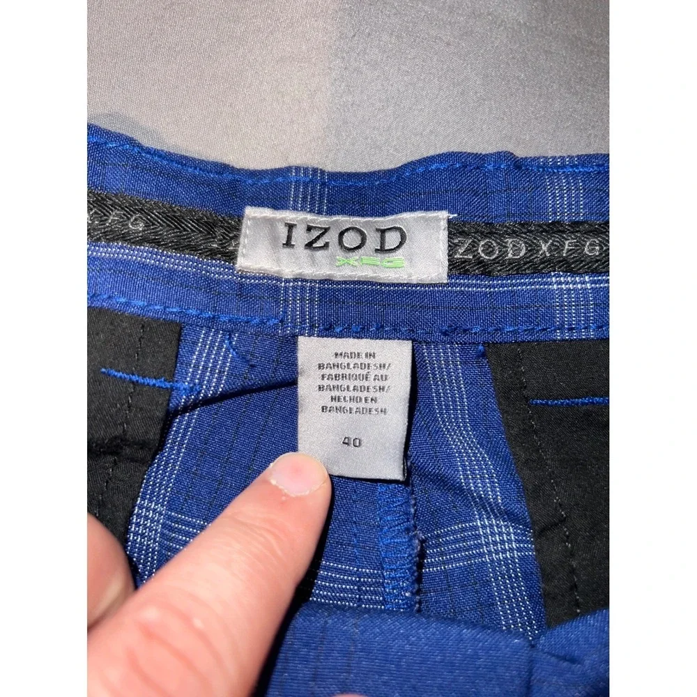 Izod XFG Mens Blue Windowpane Plaid Golf Shorts Size 40 Flat Front Performance
